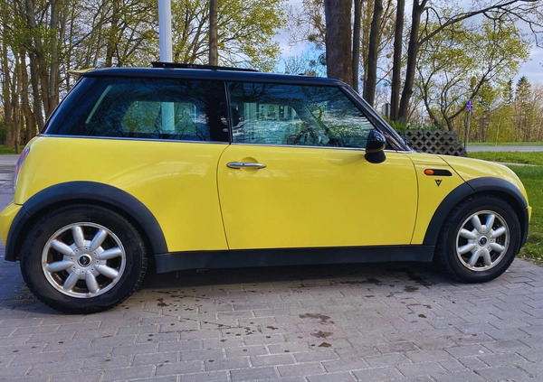 MINI Cooper cena 8900 przebieg: 243995, rok produkcji 2002 z Solec Kujawski małe 106